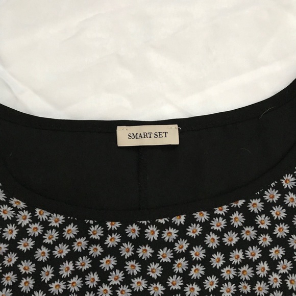 Floral blouse - Picture 2 of 3